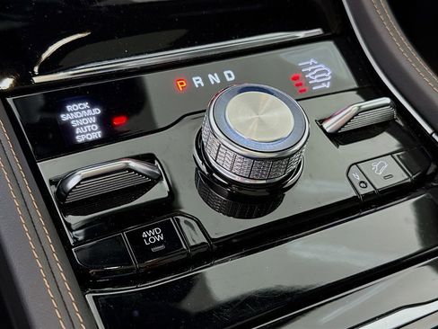 Used 2023 Jeep Grand Cherokee Summit AWD/4WD image 11