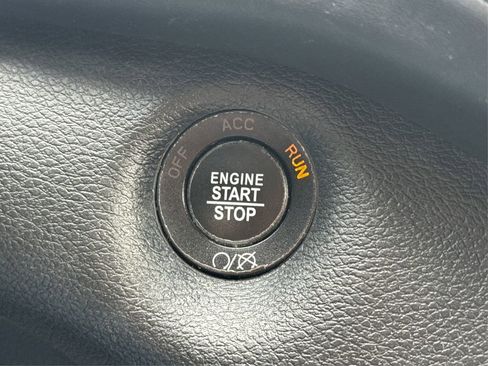 Used 2018 Jeep Cherokee Overland image 34