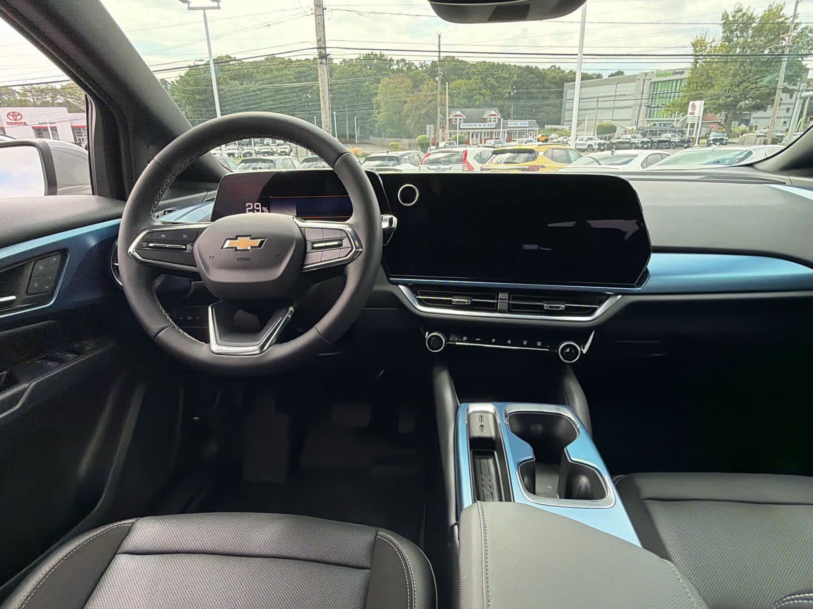 Certified 2024 Chevrolet Equinox EV LT w/ LPO, Active Package FWD image 24