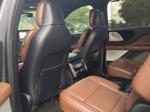 Used 2022 Lincoln Aviator Reserve w/ Equipment Group 201A RWD image 18