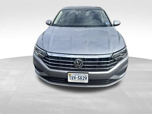 Used 2020 Volkswagen Jetta SE w/ SE Cold Weather Package FWD image 5