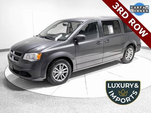 Used 2016 Dodge Grand Caravan SE image 1