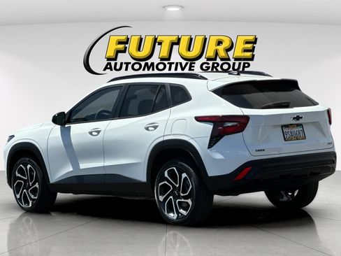 Used 2025 Chevrolet Trax RS w/ Driver Confidence Package FWD image 5