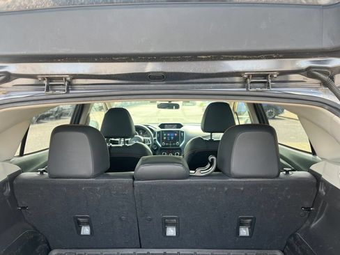 Used 2023 Subaru Crosstrek 2.5i Limited AWD/4WD image 9
