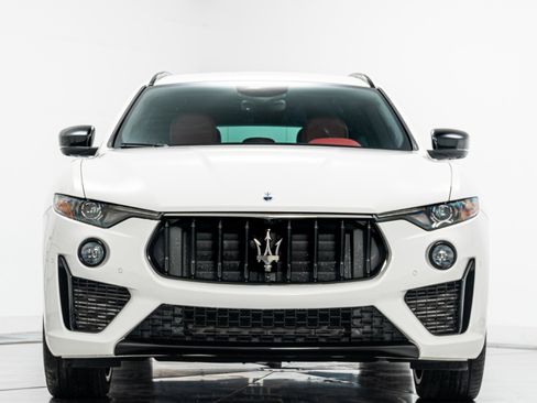 Used 2022 Maserati Levante Modena image 4