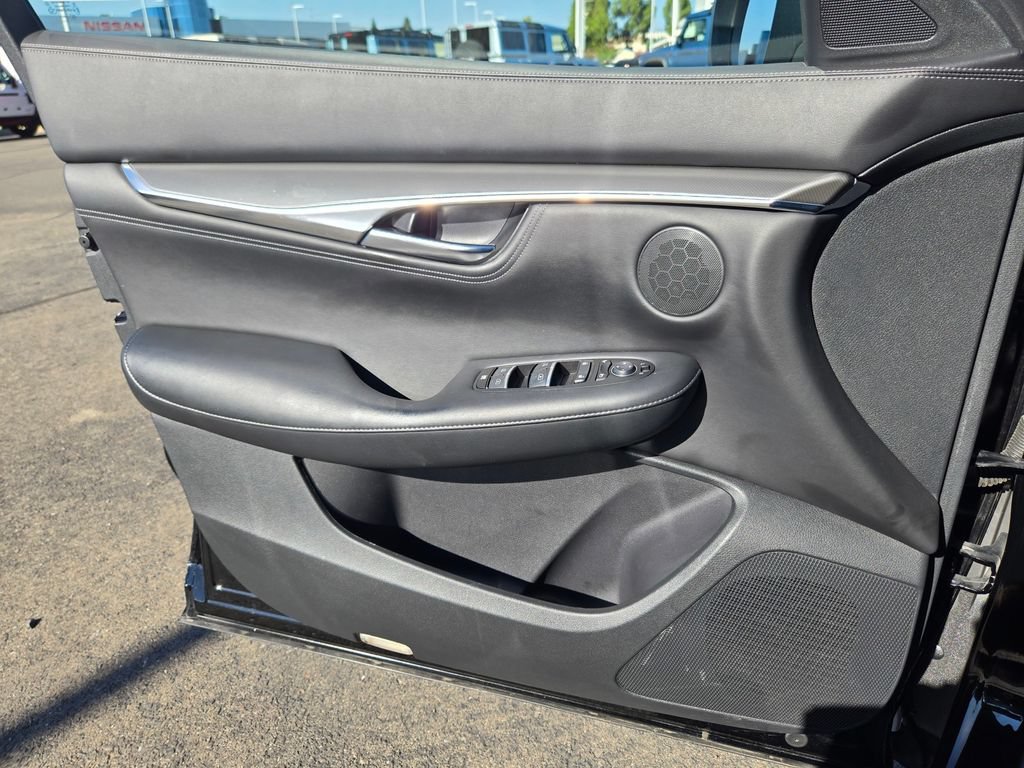 Used 2023 INFINITI QX55 Luxe w/ Cargo Package AWD/4WD image 17
