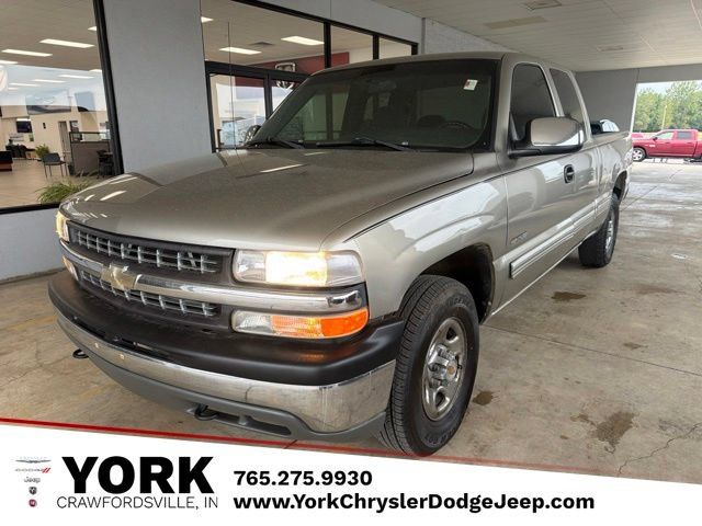 Used 2001 Chevrolet Silverado 1500 LS w/ Firm Ride Suspension Pkg AWD/4WD image 1