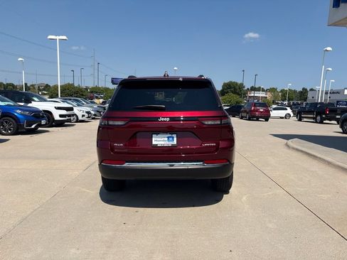 Used 2025 Jeep Grand Cherokee Limited AWD/4WD image 6