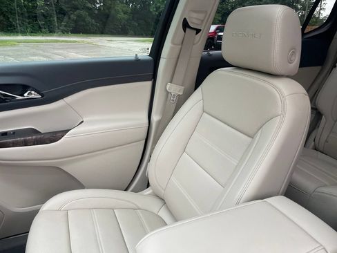 Used 2021 GMC Acadia Denali w/ Denali Ultimate Package AWD/4WD image 27