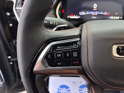 Used 2025 Jeep Grand Cherokee L Summit image 17