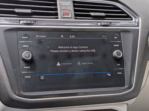 Certified 2024 Volkswagen Tiguan SE R-Line AWD/4WD image 35