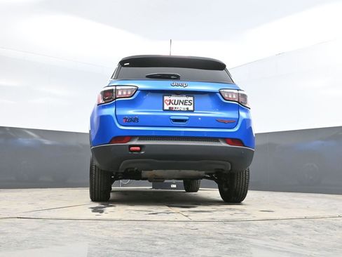 Used 2025 Jeep Compass Trailhawk image 36