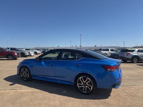 Used 2025 Nissan Sentra SR image 12