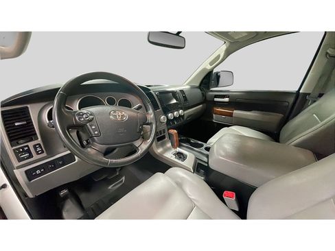 Used 2013 Toyota Tundra Limited w/ Memory Pkg AWD/4WD image 11