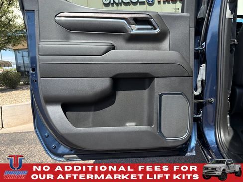 Used 2023 Chevrolet Silverado 1500 LTZ w/ LTZ Convenience Package II AWD/4WD image 23