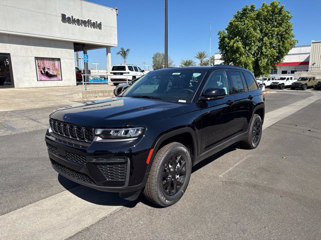 New 2026 Jeep Grand Cherokee Altitude AWD/4WD image 1