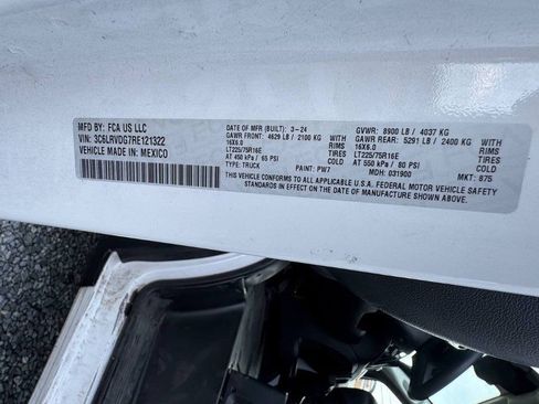 Used 2024 RAM ProMaster 2500 w/ Convenience Group FWD image 23