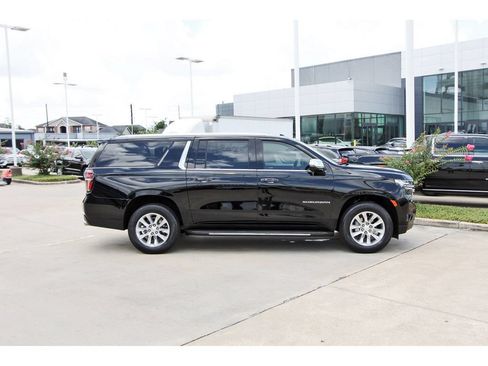 Used 2024 Chevrolet Suburban Premier RWD image 5