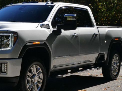 Used 2022 GMC Sierra 2500 Denali image 34