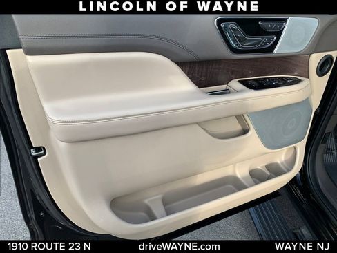 Certified 2023 Lincoln Navigator Reserve image 12