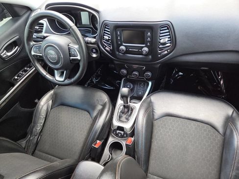Used 2018 Jeep Compass Latitude AWD/4WD image 18