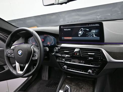 Used 2023 BMW 530i xDrive w/ Premium Package AWD/4WD image 17