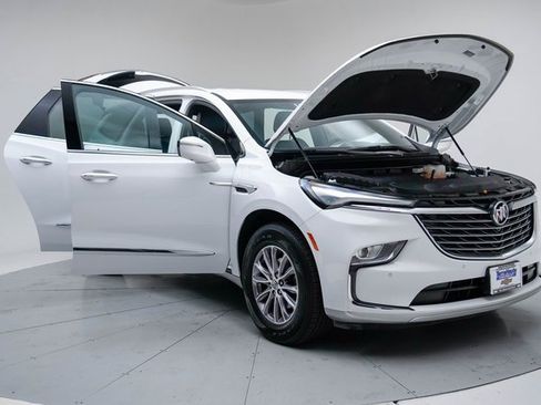 Used 2024 Buick Enclave Premium image 19