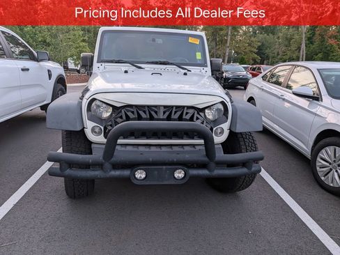 Used 2015 Jeep Wrangler Unlimited Sport w/ Quick Order Package 23S AWD/4WD image 2
