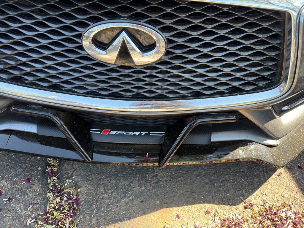 Used 2017 INFINITI Q60 Red Sport 400 RWD image 2
