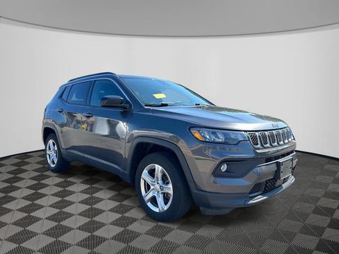 Used 2023 Jeep Compass Latitude AWD/4WD image 8