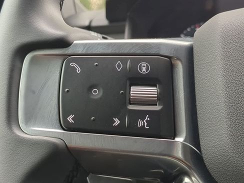 Used 2025 Land Rover Discovery Dynamic SE AWD/4WD image 26