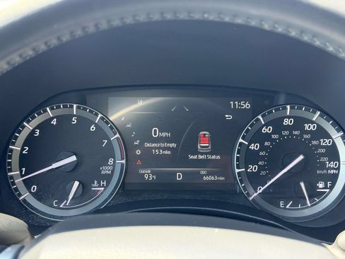 Used 2021 Toyota Highlander XLE AWD/4WD image 11