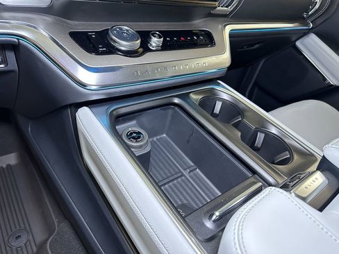 New 2026 Ford Expedition Platinum image 39