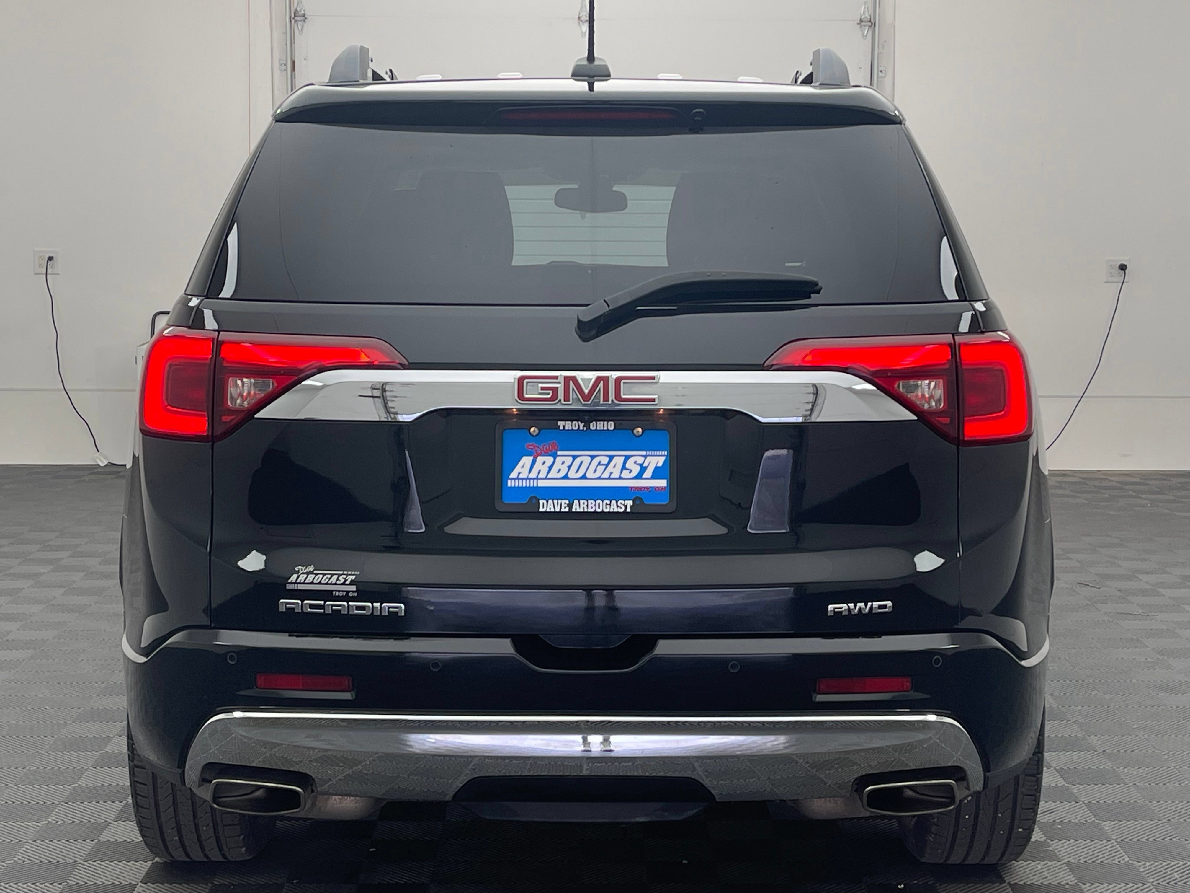 Used 2019 GMC Acadia Denali w/ Technology Package AWD/4WD image 8