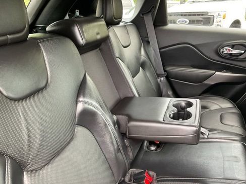 Used 2020 Jeep Cherokee Limited AWD/4WD image 46
