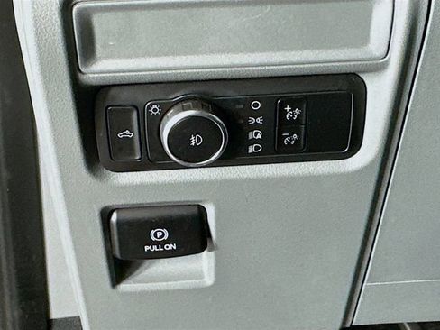 Used 2023 Ford F150 XLT AWD/4WD image 12