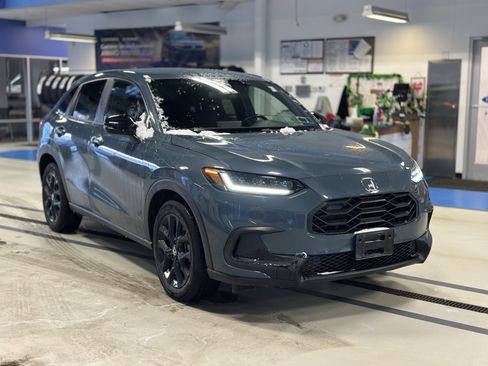 Used 2024 Honda HR-V Sport image 3