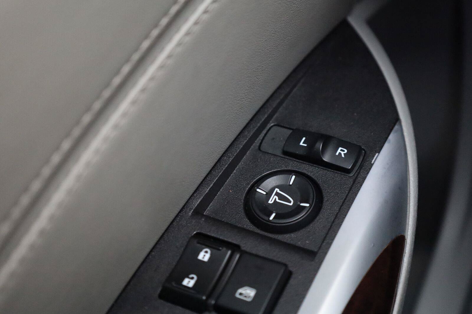 Used 2015 Acura TLX w/ Technology Package FWD image 36
