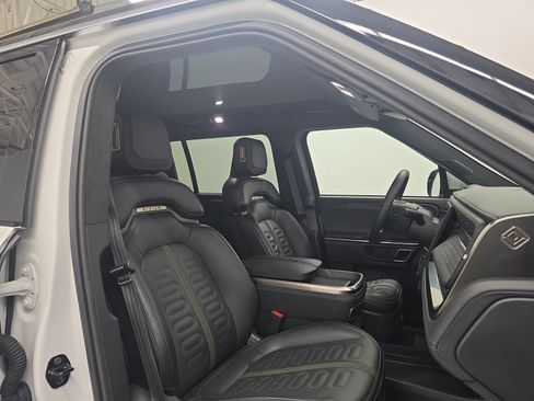Used 2024 Rivian R1S Adventure AWD/4WD image 24