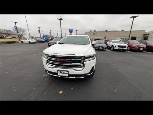 Certified 2023 GMC Acadia SLT w/ Technology Package image 3