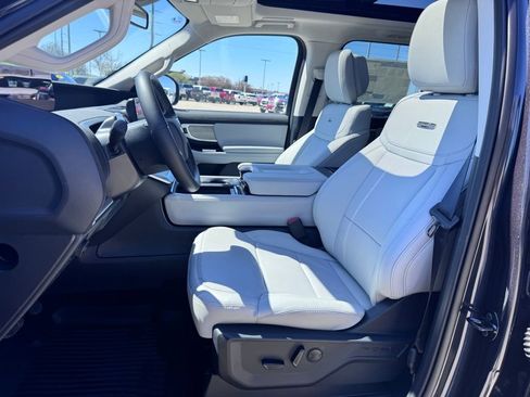 New 2026 Ford Expedition Max Platinum w/ Driver's Package AWD/4WD image 4