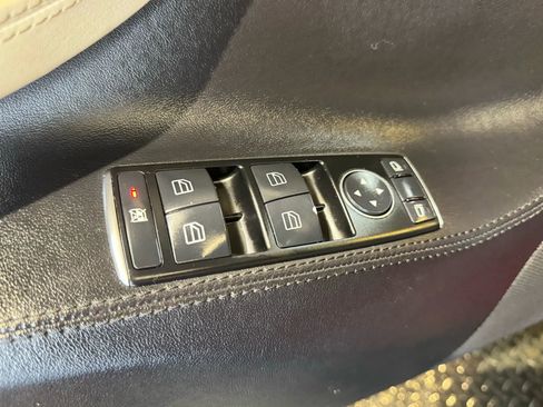 Used 2013 Tesla Model S Performance RWD image 9