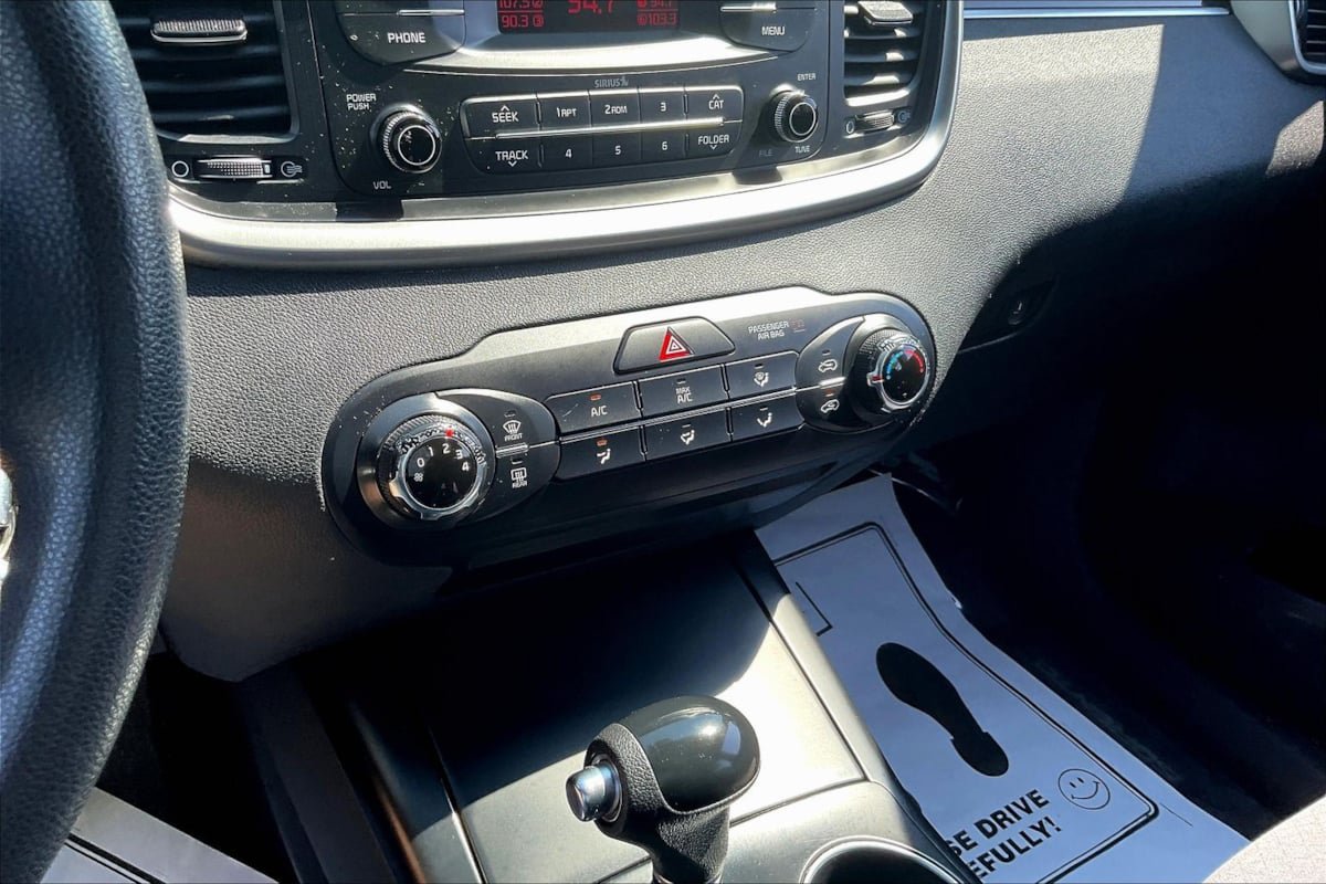 Used 2016 Kia Sorento L FWD image 15