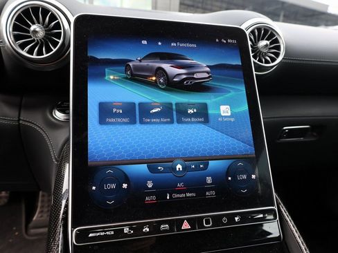 Used 2022 Mercedes-Benz SL 55 AMG 4MATIC w/ AMG Night Package image 28