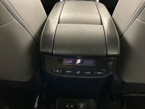 Used 2022 Toyota Highlander Bronze Edition image 12