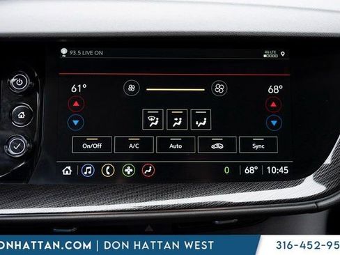 Used 2023 Buick Envision Essence image 10