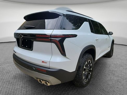 Used 2026 Chevrolet Traverse Z71 w/ LPO, Floor Liner Package AWD/4WD image 4