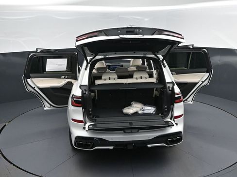 New 2026 BMW X7 M60i image 49