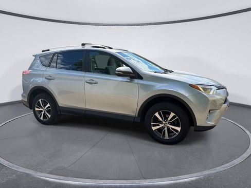 Used 2016 Toyota RAV4 XLE AWD/4WD image 5