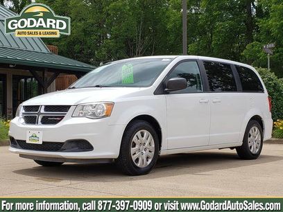 Used 2018 Dodge Grand Caravan SE w/ UConnect Hands-Free Group